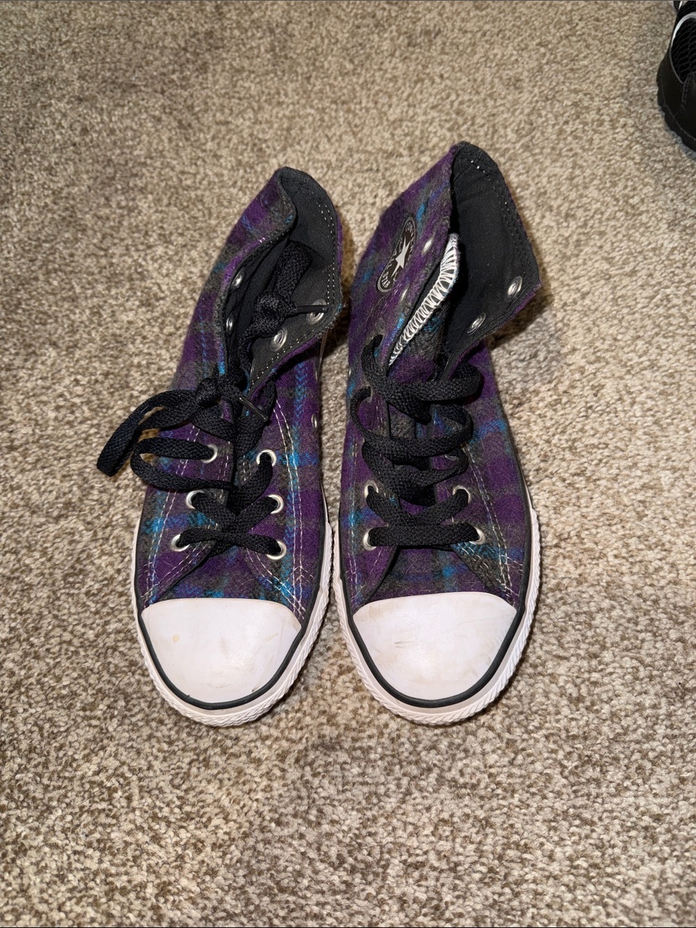 Kids High-Top Plaid Sneakers in Purple